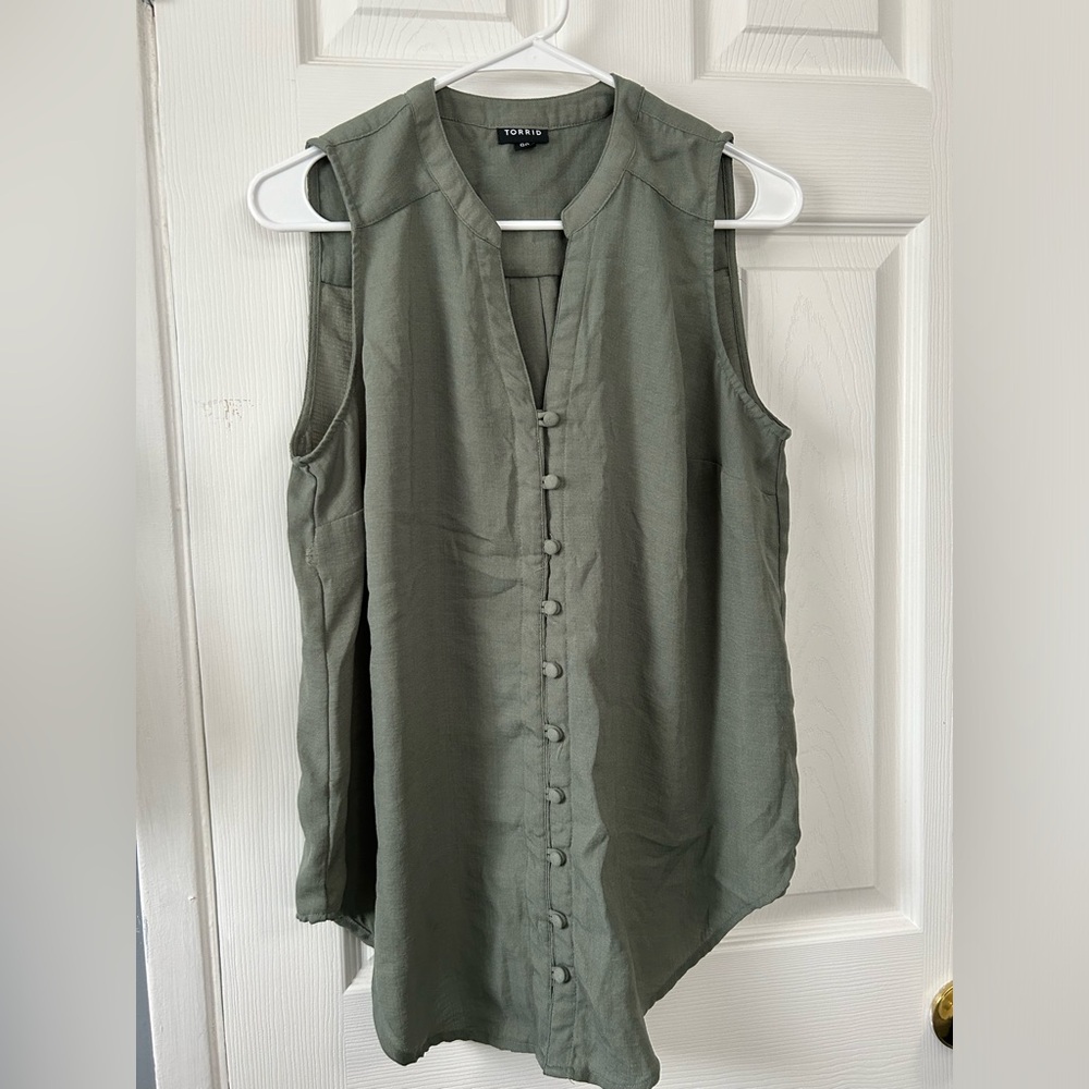 Torrid Olive Green Sleeveless Button-Down Top Size 00